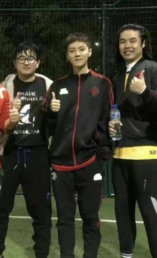 鹿晗剪发vlog短发,鹿晗短发偶遇