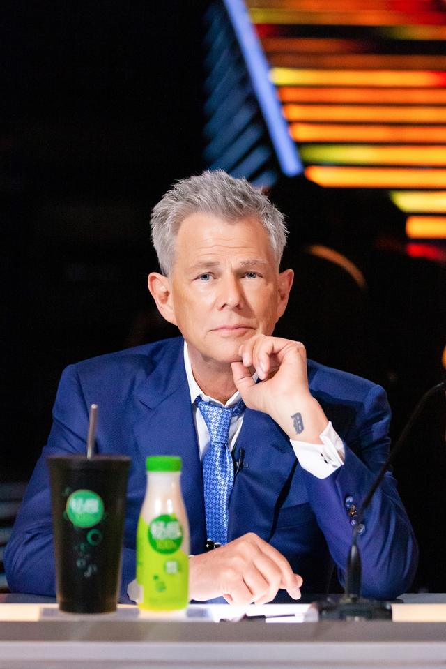 保罗震撼全场视频,保罗巅峰之夜经典视频