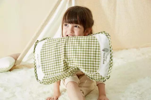 宝宝枕头太软好不好,宝宝枕头低的危害