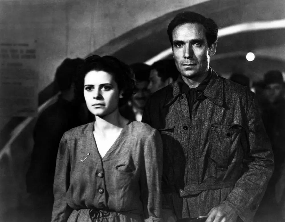 偷自行车的人是怎么样的,偷自行车的人反映出的现实意义