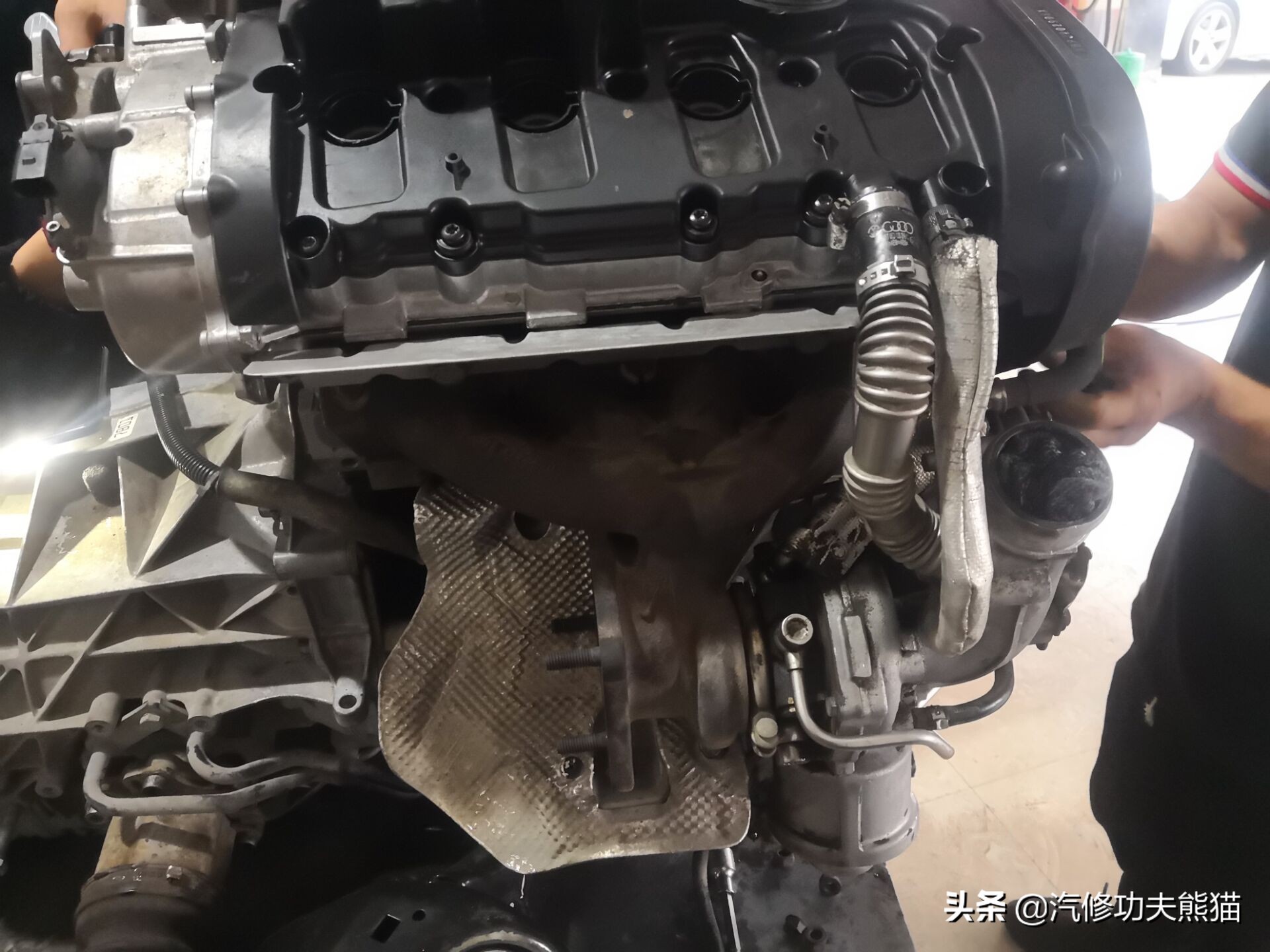 10年奥迪a6l2.0t烧机油维修,奥迪a6l2.0t烧机油吗
