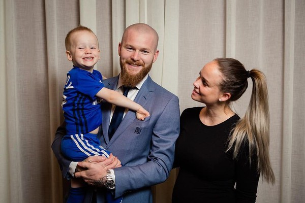 盘点足球巨星父爱如山的感人瞬间,足球球星场上的暖心时刻