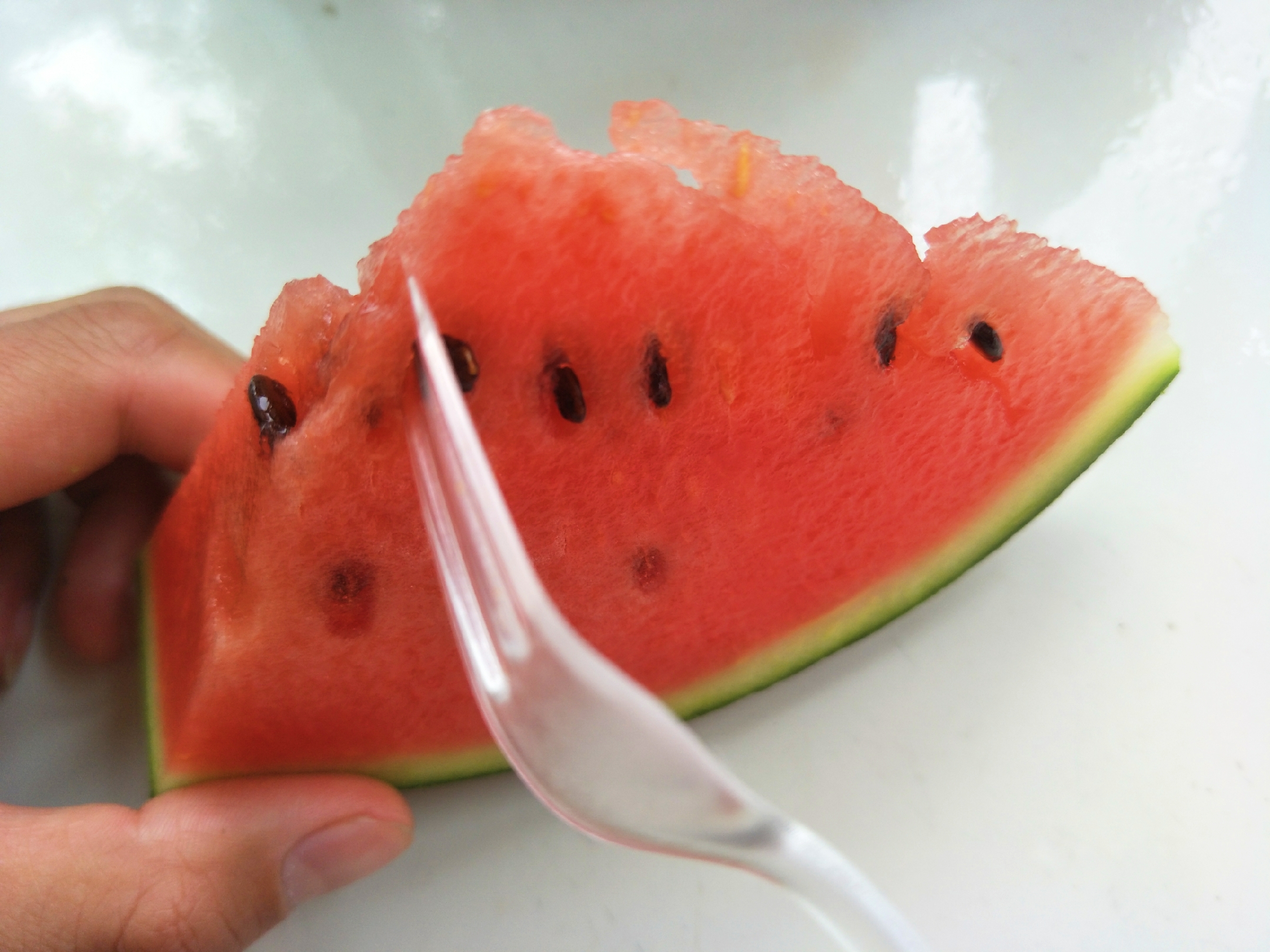 吃西瓜怎么挑出西瓜籽,吃西瓜去籽技巧