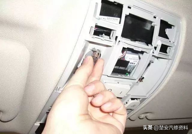 奥迪天窗关闭不严怎么处理呀,奥迪q5天窗怎么应急关闭