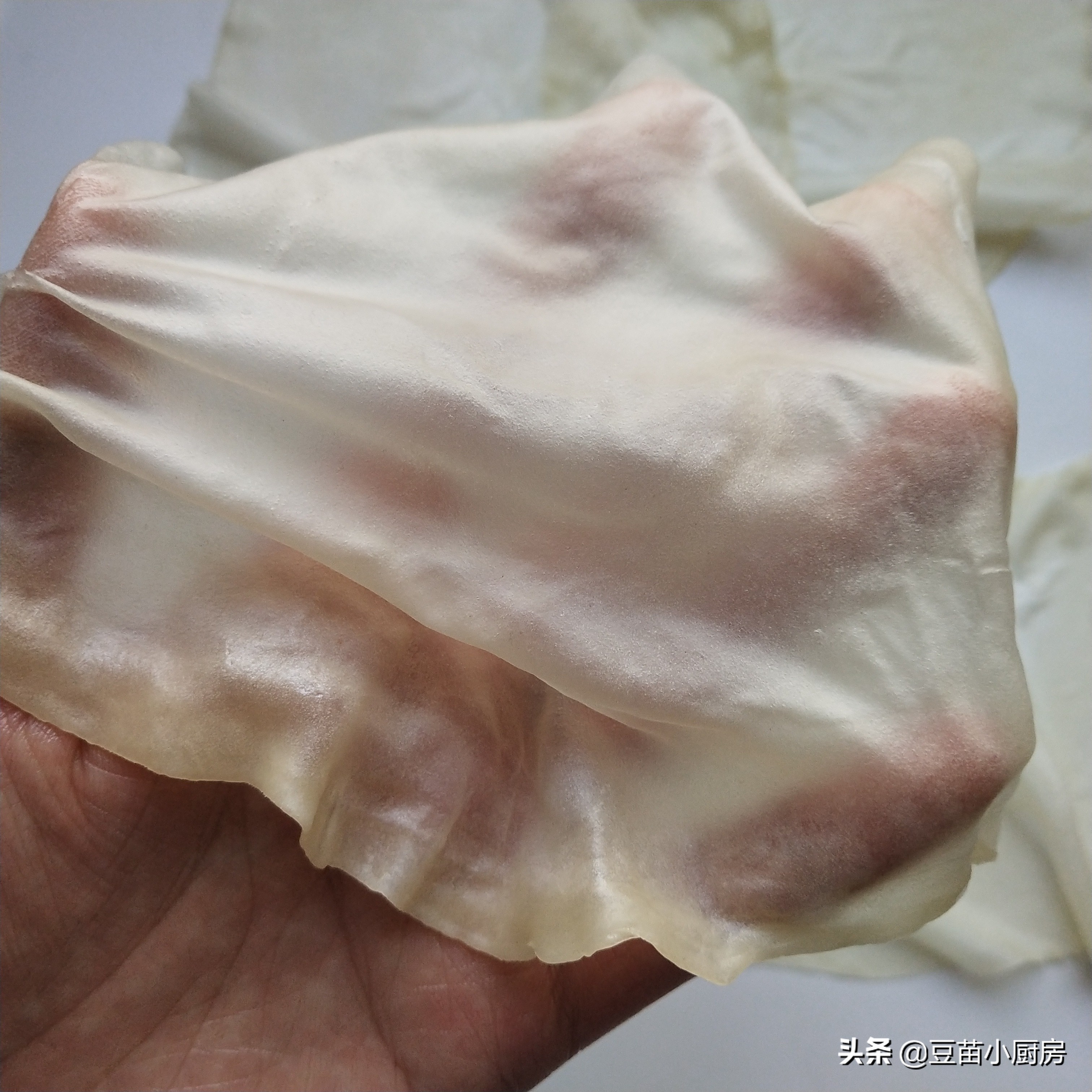 干拌面土豆丝卷饼的做法,凉水和面烙土豆丝卷饼