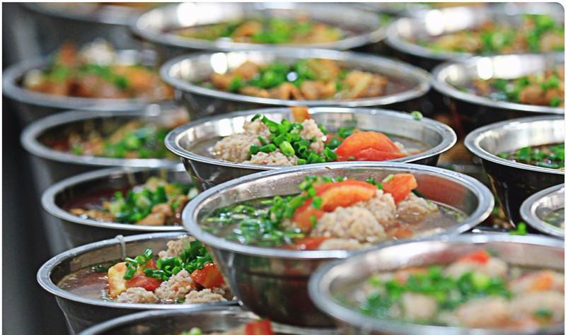 吃在“远航大酒楼”，绵阳学生的最高伙食标准