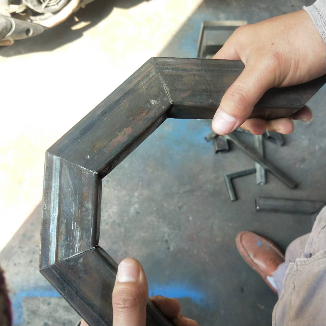 25方管切九十度角一次成型,25方管切90度角