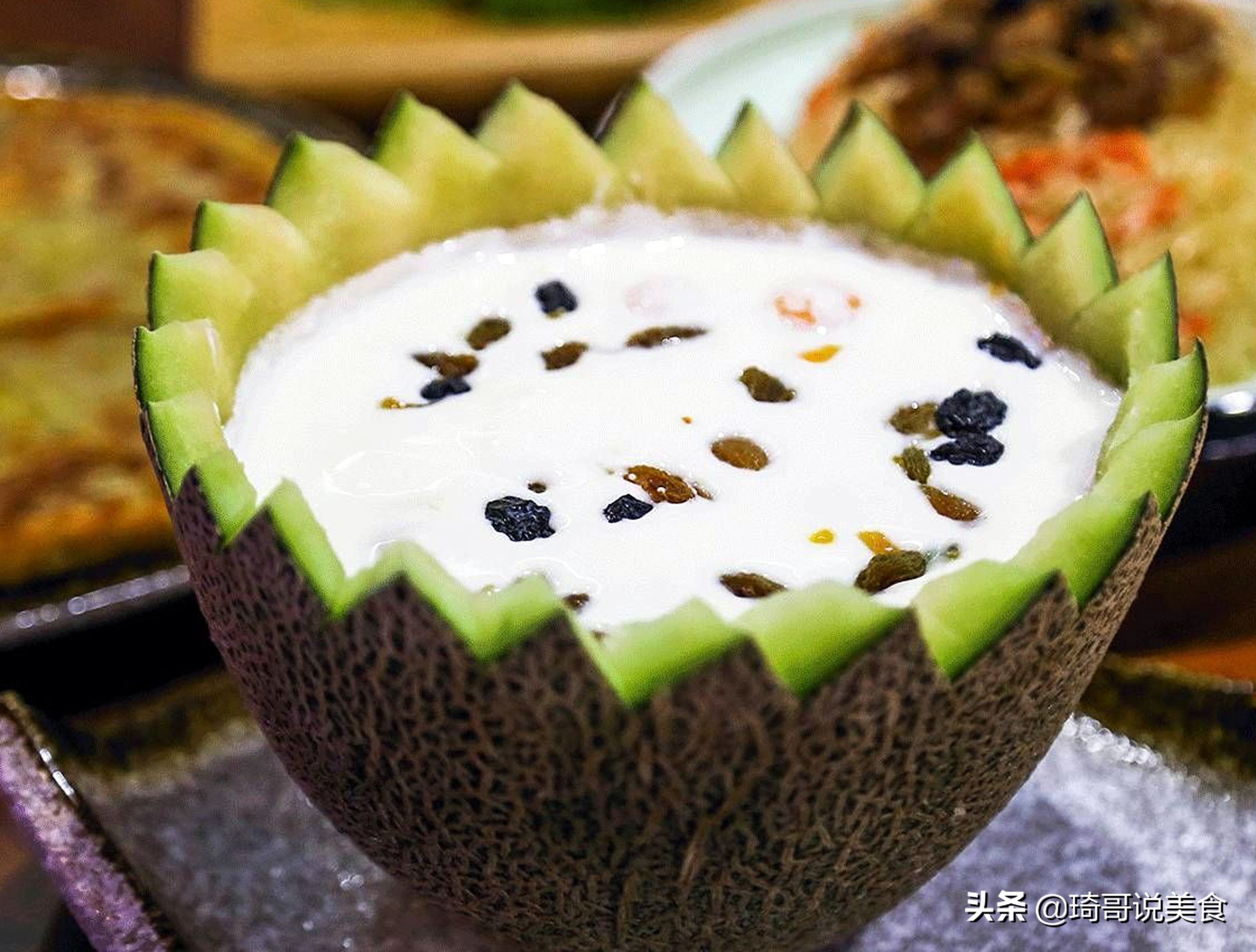 哈密瓜怎么吃的才又好看又好吃,哈密瓜跟酥香蜜瓜哪个好吃