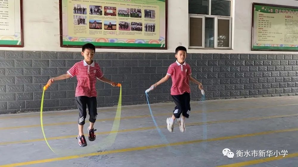 儿童学校兴趣小组,学校有三个兴趣小组共有学生180人