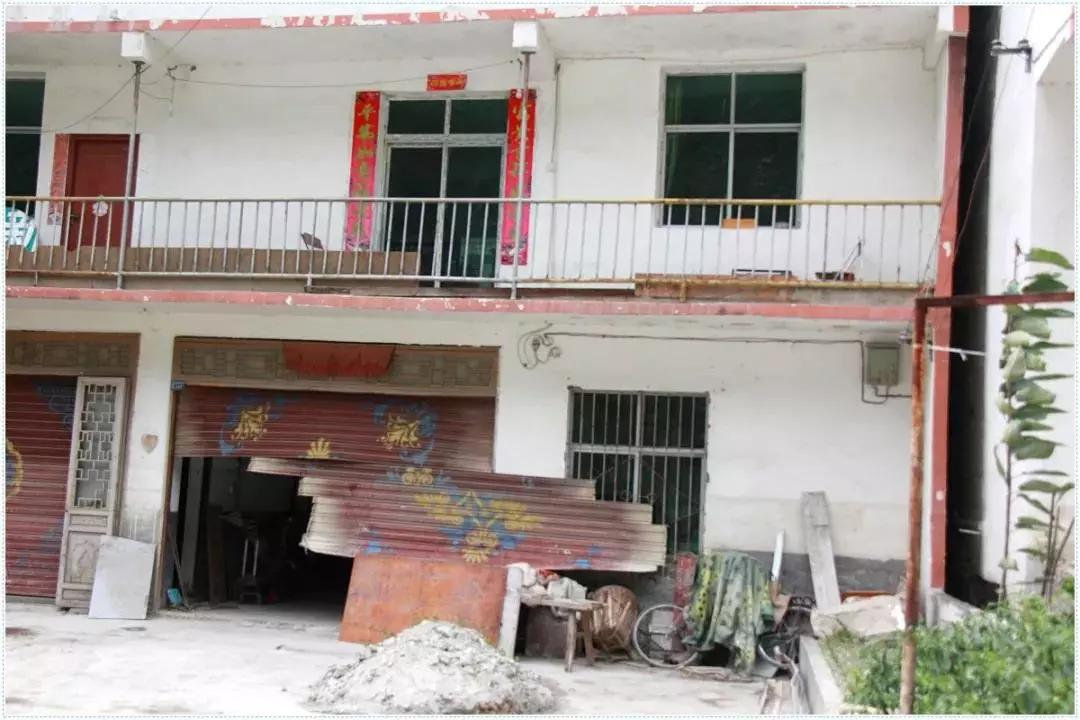 暴雨吊桥救人,暴雨救援桥