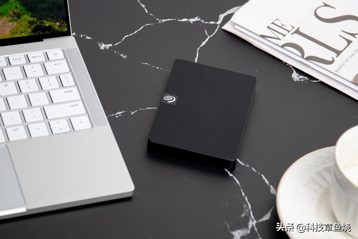 希捷移动硬盘睿易和简系列哪个好,希捷硬盘睿翼系列和铭系列哪个好