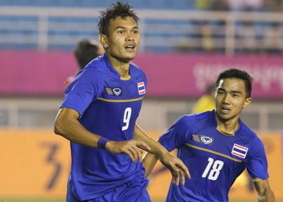 中国杯进入倒计时，苏亚雷斯来了，国足还是老将打天下