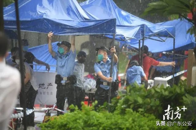 大雪纷飞坚守在抗疫一线的视频,深夜零下七度坚守抗疫一线