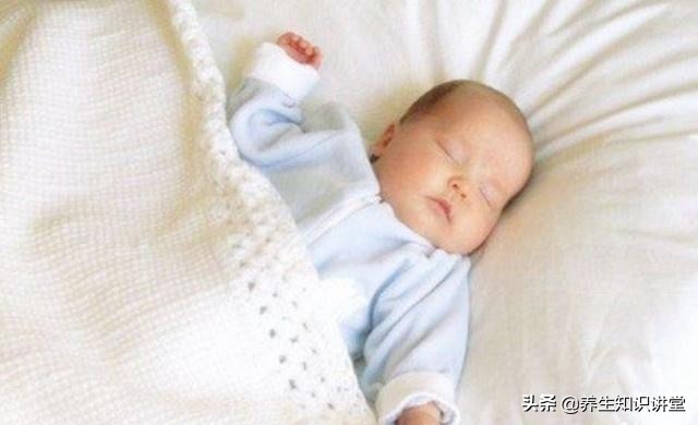 宝宝晚上呕吐是什么原因引起的,宝宝夜里呕吐怎么处理