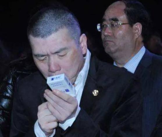 权志龙的香烟多少钱一包,黄渤权志龙抽什么香烟