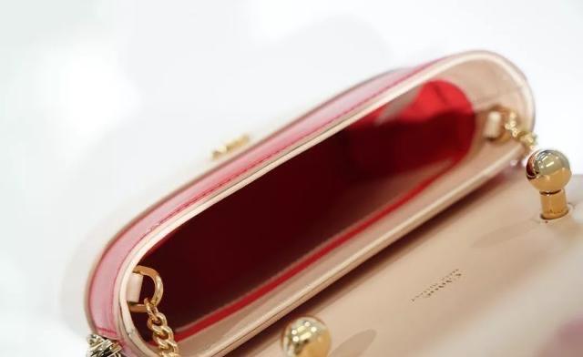 春节要到了，终于找到一款最棒的小红包“蔻依鼠年款”很讨喜