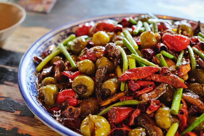 藏于山隐于巷，重庆日夜里的另一番江湖