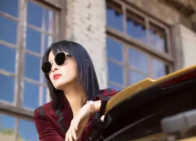 脸大适合辛芷蕾发型么,辛芷蕾中长锁骨发层次发型图片