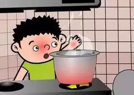 儿童剪刀误扎住眼睛,3岁男孩剪刀戳中眼睛