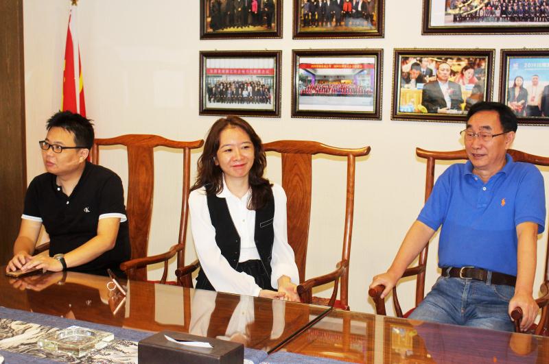 静松播报｜潜江市委常委王玉梅一行到访四川省湖北商会