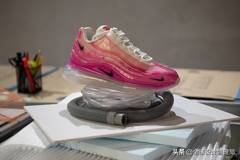 耐克设计师设计的100元跑鞋,nike经典款式介绍airmax系列