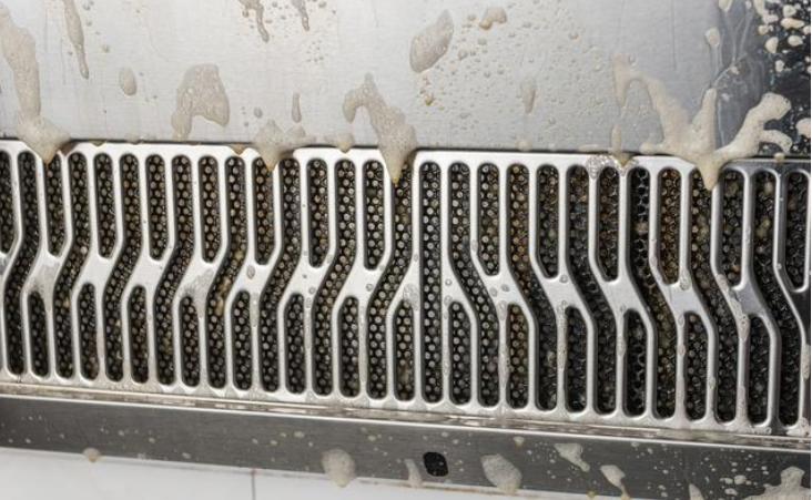 油烟机用什么东西擦更容易洗干净,油烟机难清洗教你一招一秒变干净