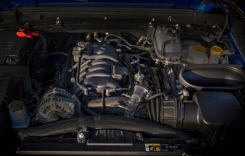 牧马人移植v8发动机,jeep牧马人5.7v8发动机