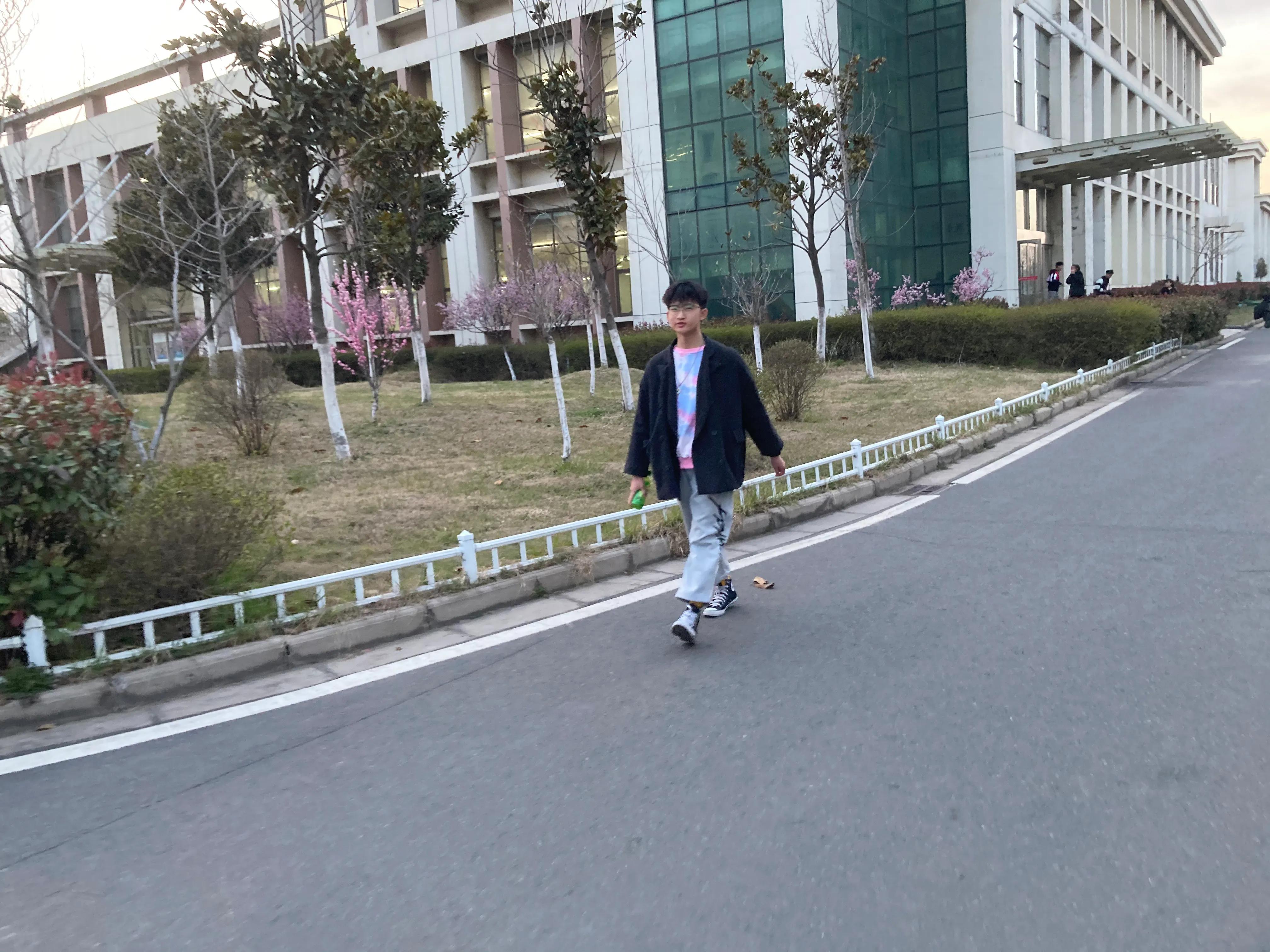 No.215,03-21课表安排头尾自习周日下午调座休息