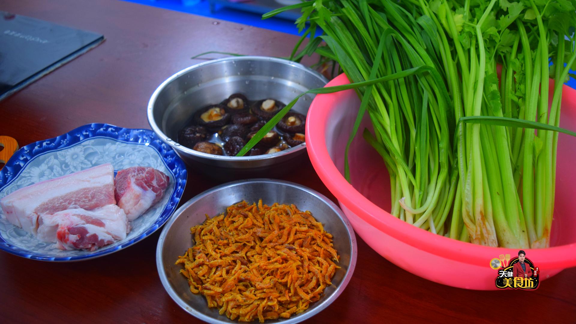 爱吃糯米饭的试试这做法，用料丰富做法简单，好吃耐饱，真馋人
