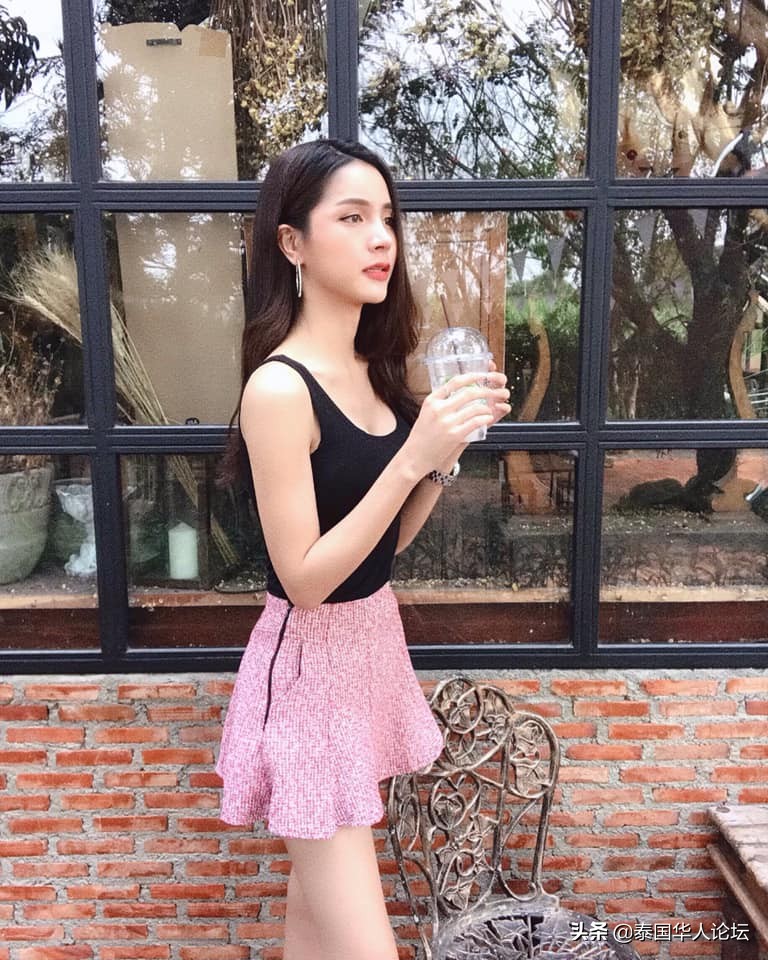 泰国*男美**斥资百万整容变性成美女