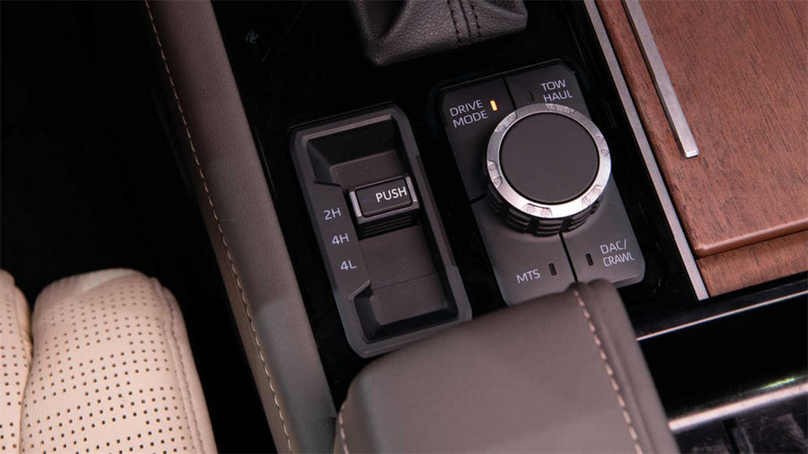 全新丰田坦途最高配的内饰,丰田坦途2023最新款内饰