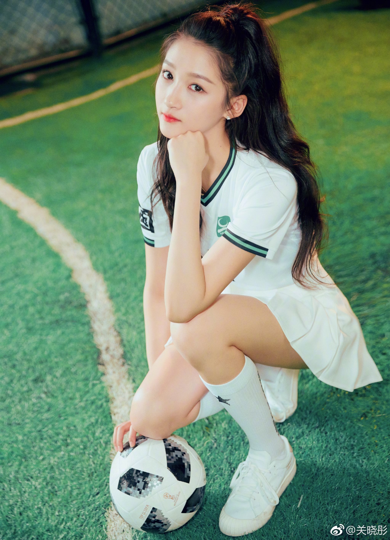 关晓彤穿超短裙出席活动北电,关晓彤的腿显得更细了