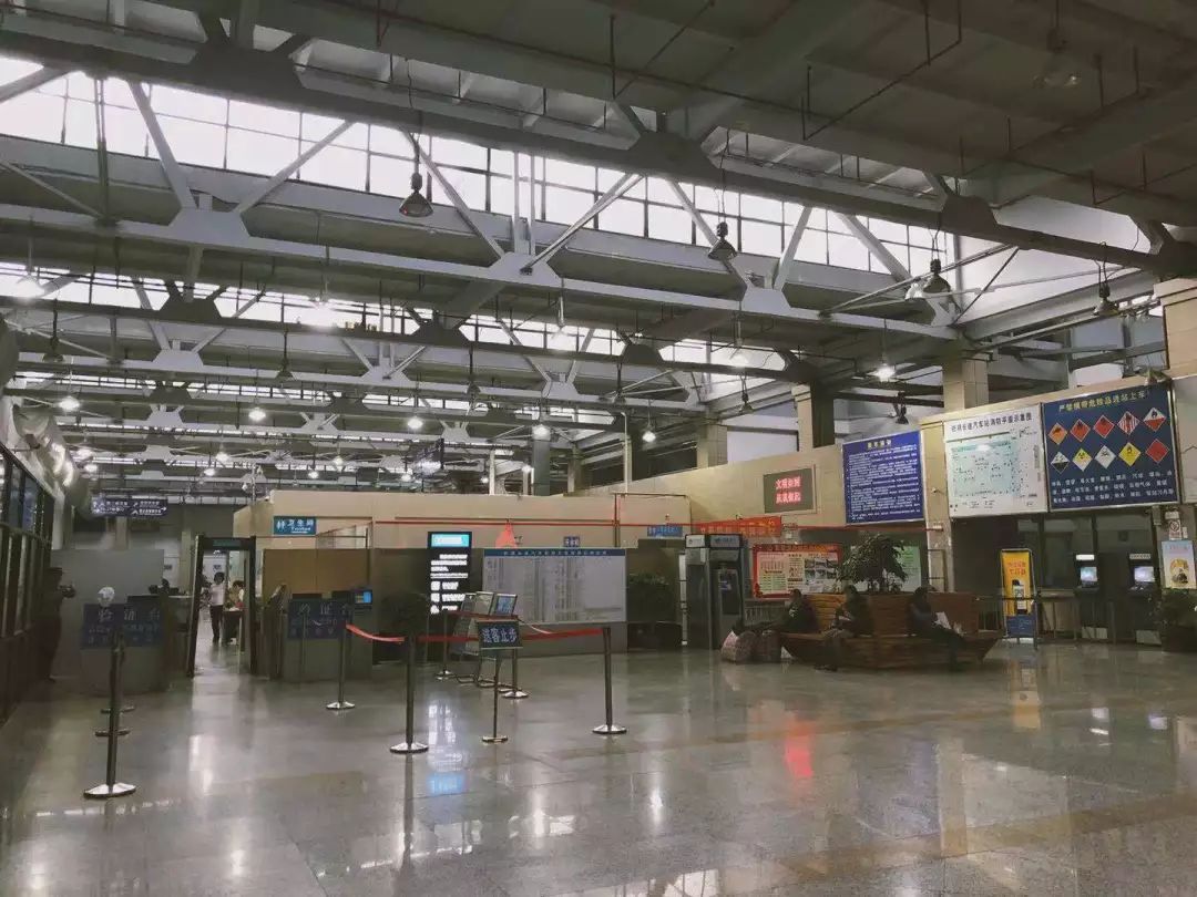 “动车一响，汽车下岗”？我们探访了厦门的六个汽车站，发现……