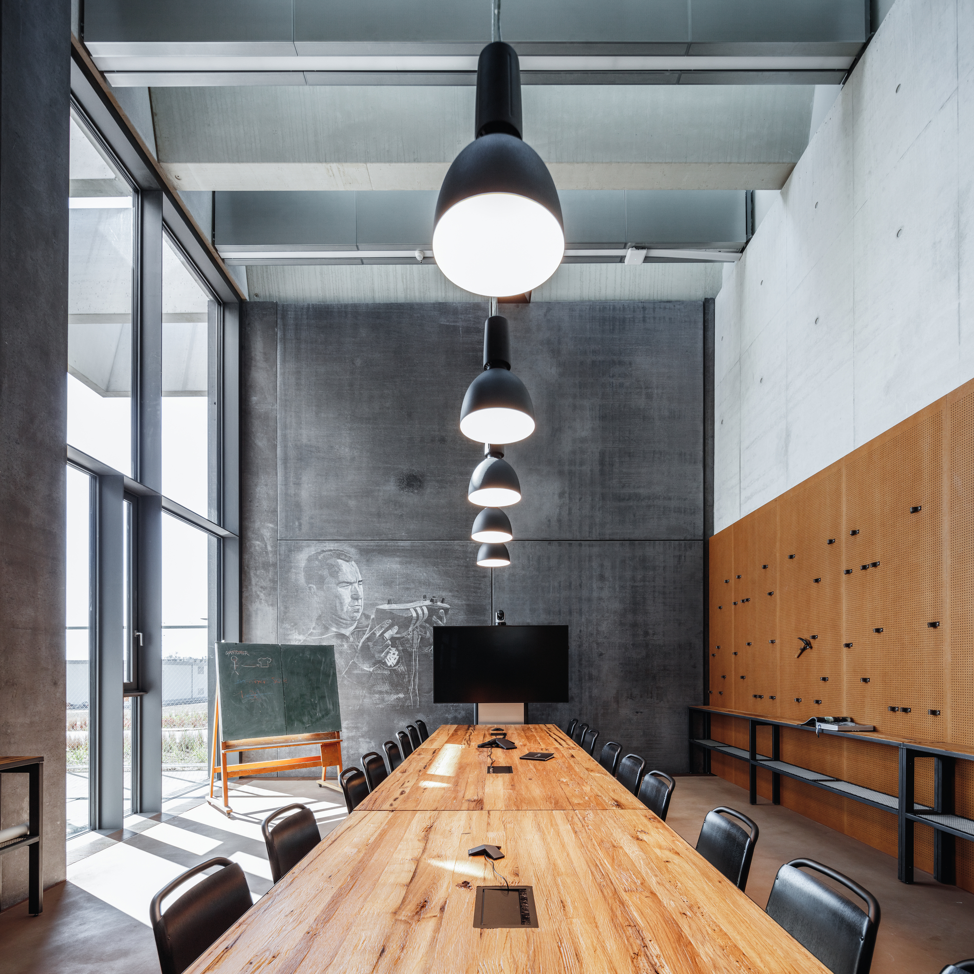 德国阿迪达斯总部,阿迪达斯总部工作