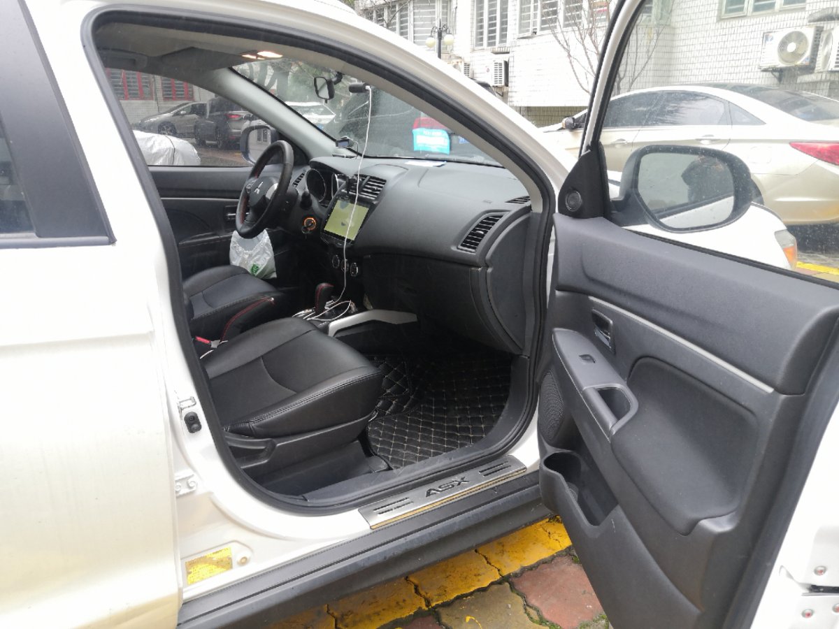 三菱asx劲炫2013款2.0lcvt两驱精英版,三菱劲炫asx一公里多少油钱