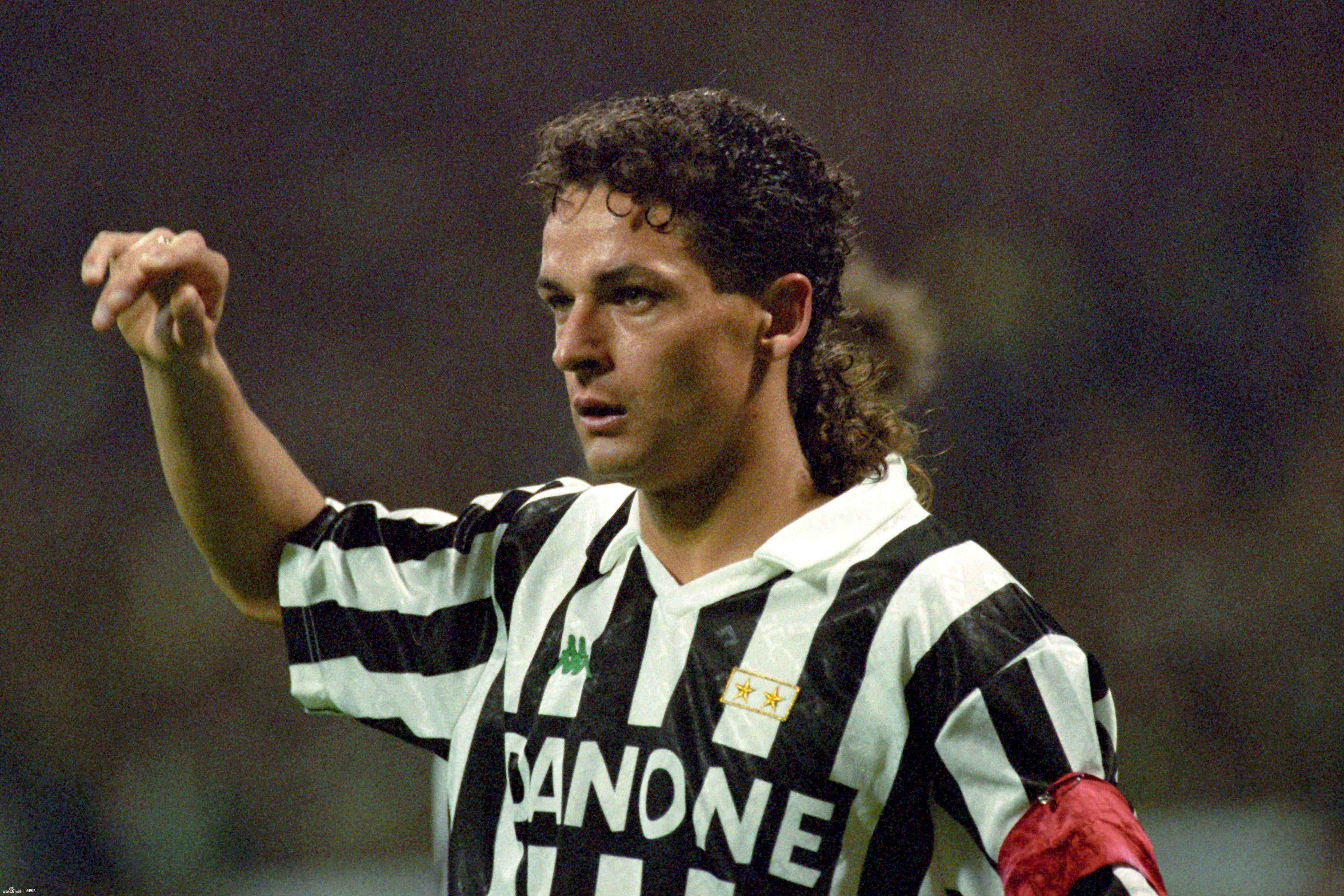 世界传奇足球球星,世界足球十大传奇人物