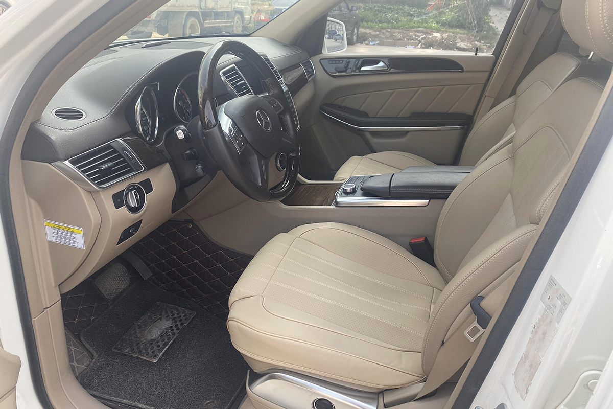 奔驰gl350柴油漏灰色粘液,个人奔驰gl350