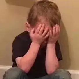 花8000元送了个大排灯给女友，为何惨遭唾弃？