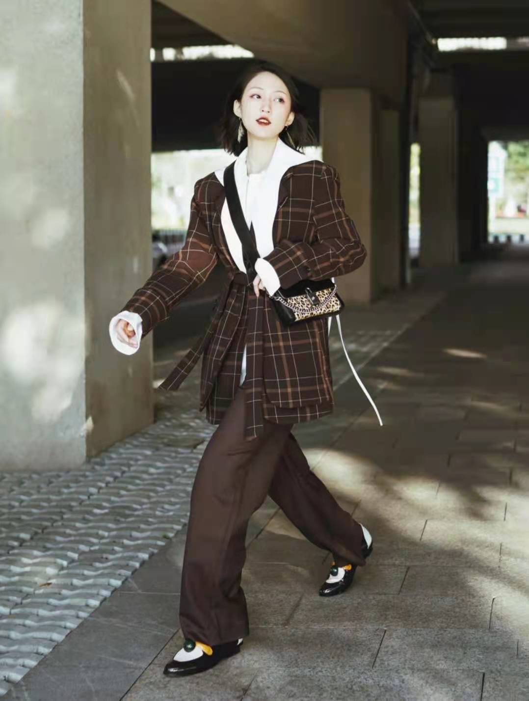 春天西装外套,卡其色西装外套搭配图片女