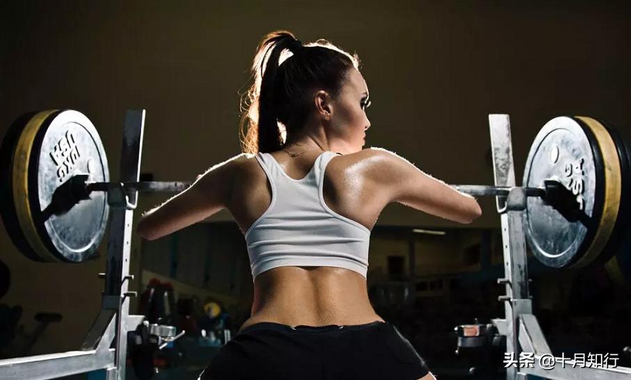 六个瘦背方法塑造迷人美背,女生练背让胸部挺拔