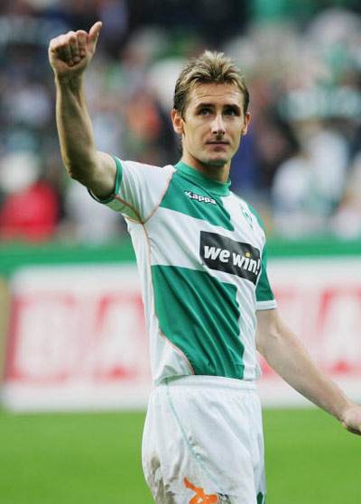 21世纪足球十大中锋克洛泽,克洛泽首次首发帽子戏法