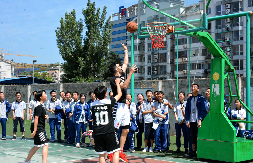 美国和西班牙篮球比赛,美国和西班牙篮球队来岚皋