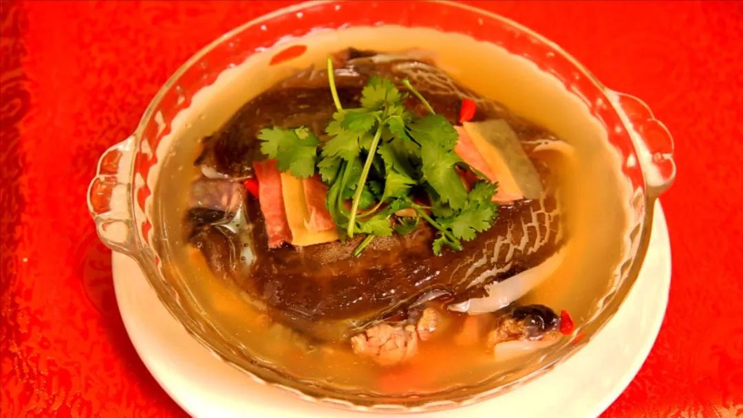 快来！今年在东方明珠塔、国际会议中心、市中心大饭店过年啦