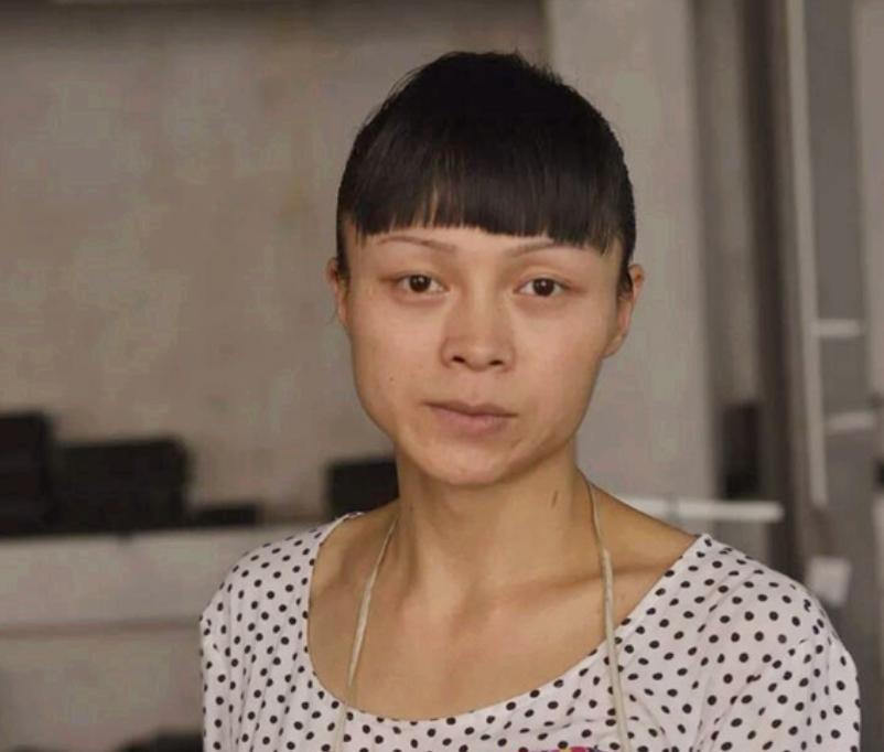 “变性人”李二毛,为爱变“女人”却惨遭抛弃,受尽屈辱悲惨离世