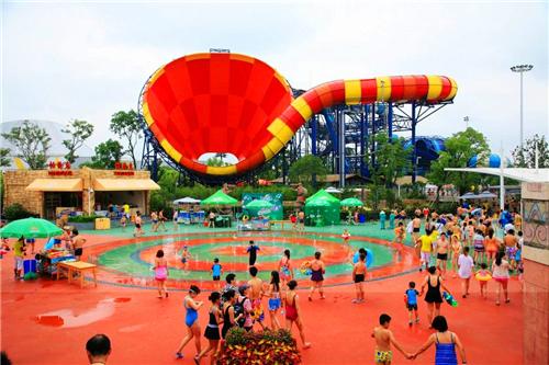 必玩景点有哪些火爆的水上乐园,旅游最适合去的地方水上乐园