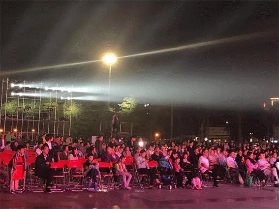 在辞旧迎新的时刻回顾过去,在过去的一年我们都经历了什么