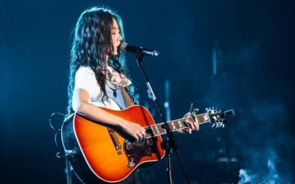 谈得了18年的马拉松恋爱，忍不住几个月寂寞？女神陈绮贞人设崩塌