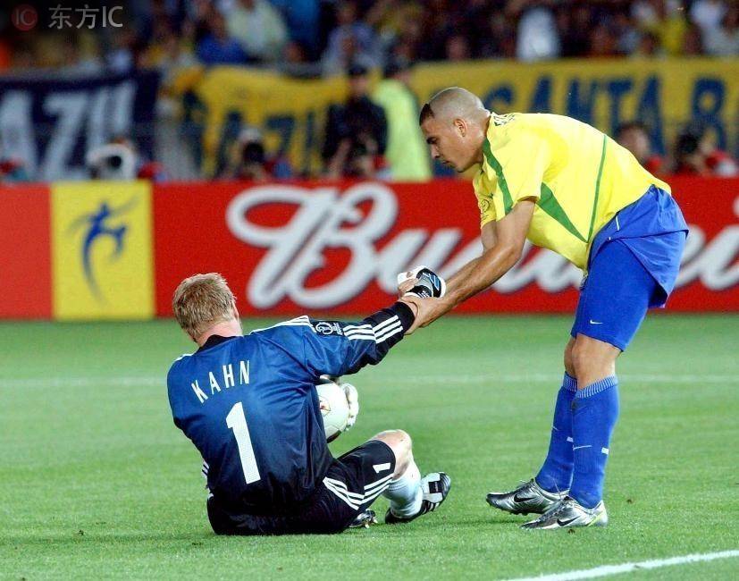 天生领袖奥利弗-卡恩，他是赫内斯的合格接班人么？