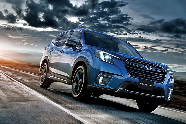 斯巴鲁森林人四驱对比丰田普拉多,新款森林人2022款和老款区别