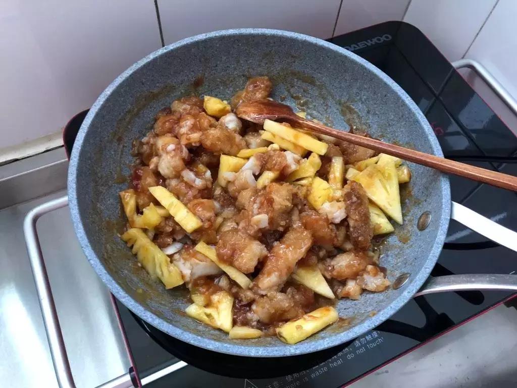 酸甜菠萝龙嘴鱼,番茄菠萝龙利鱼